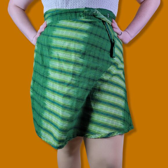 Vintage Green Patterned Wrap Skirt - Picture 2 of 4